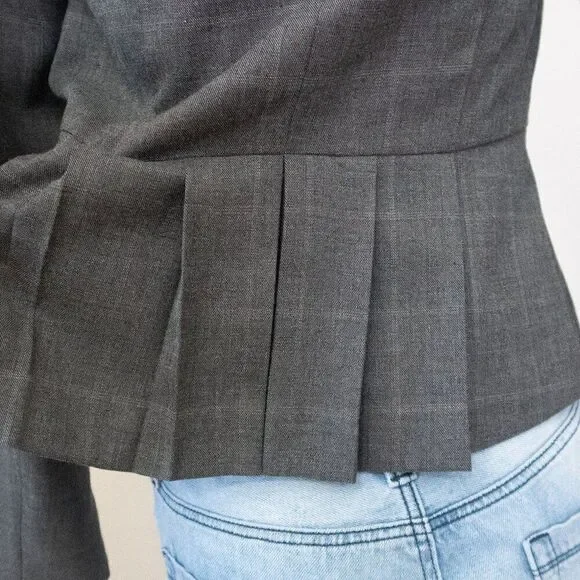 Banana Republic Blazer in size 4 - Picture 6 of 11